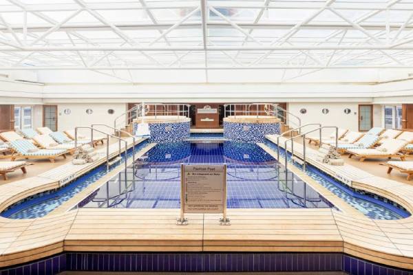 Queen Mary 2 Gallery Image